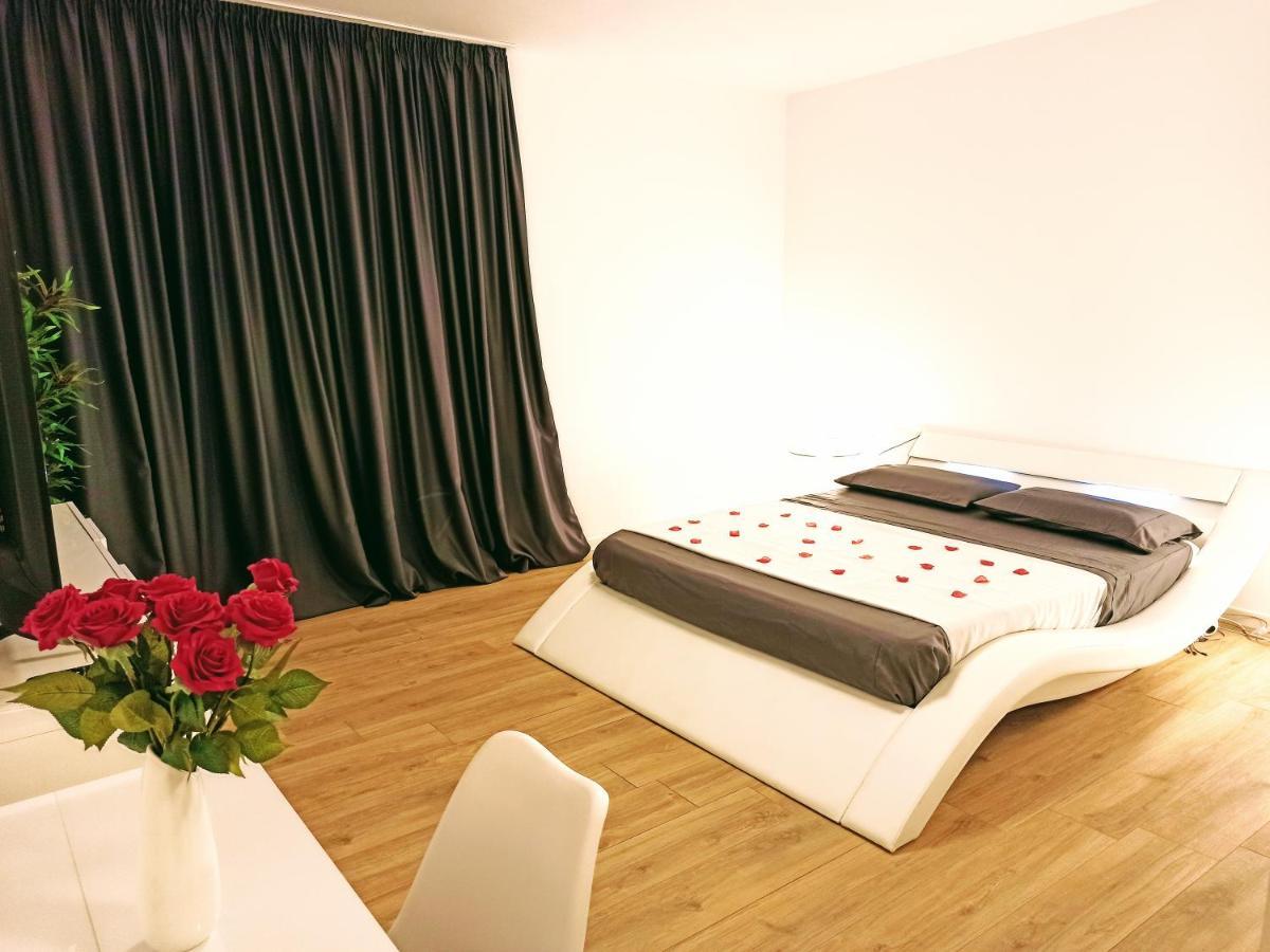 Guest House - La Bella Vita Орозей Екстер'єр фото